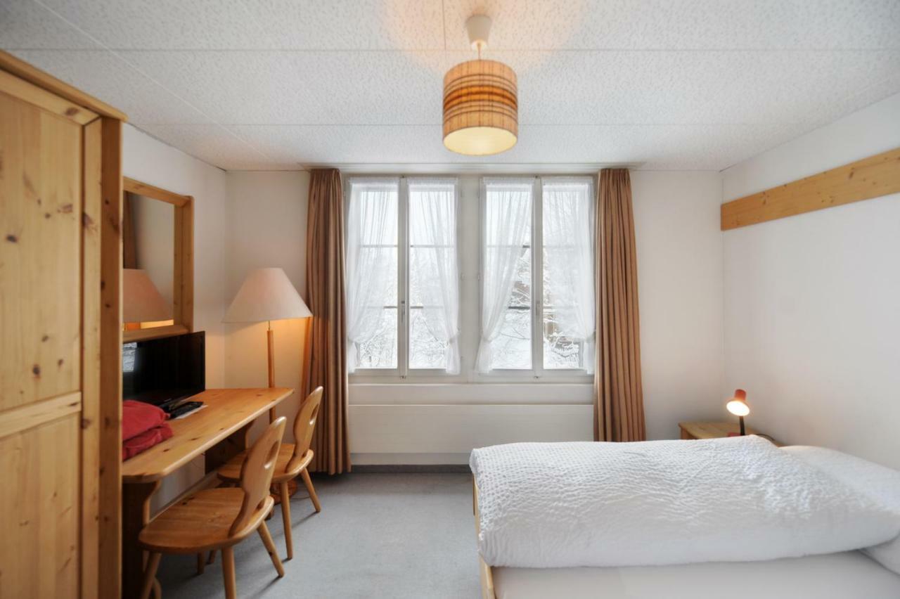 Hotel Krone Budget Lenk Eksteriør billede