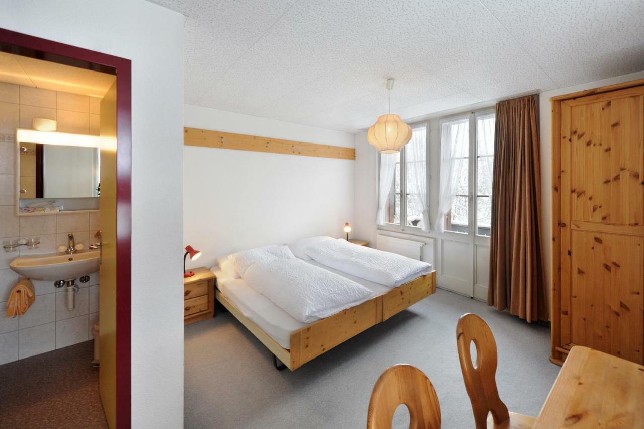 Hotel Krone Budget Lenk Eksteriør billede