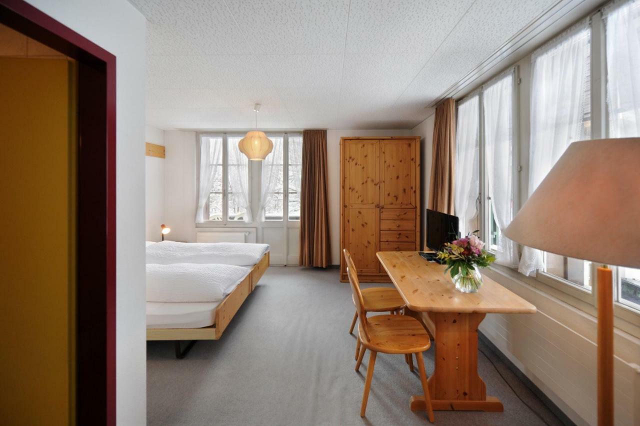 Hotel Krone Budget Lenk Eksteriør billede